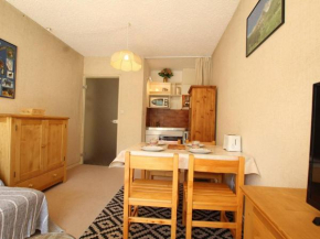 Location idéale, 4 pers à Serre-Chevalier, proche pistes, balcon, TV, coin nuit et casier à ski - FR-1-330E-86